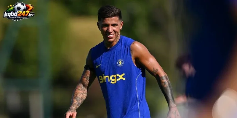 Enzo Fernandez Tái Xuất Dưới Thời Alonso, CĐV Chelsea Phản Ứng Trái Chiều 3 CĐV Chelsea chia rẽ trước màn tái xuất của Enzo